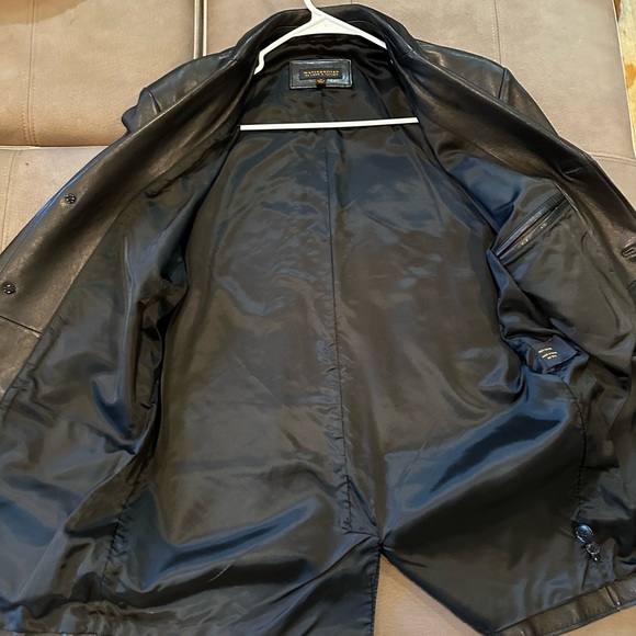 Leather jacket - Picture 5 of 5